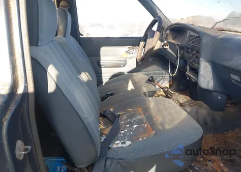 1989 Toyota Pickup 1/2 Ton Lng Wheelbase Dlx from USA, damaged, VIN JT4VN02DXK6000465